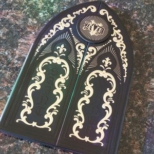 Kat Von D saint and sinner palette